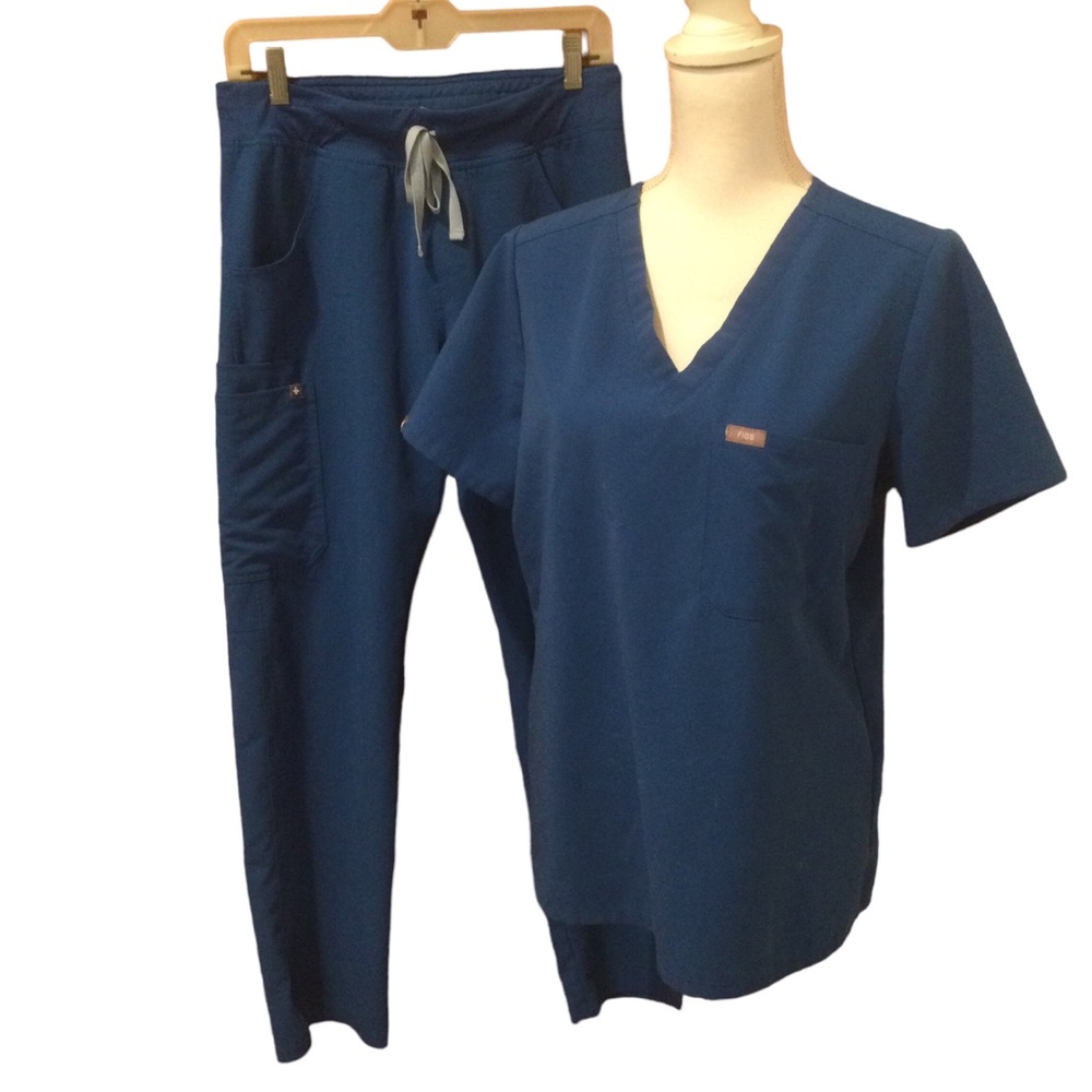 Figs Technical Collection Royal Blue Scrub Set Size Top Medium Bottoms Small